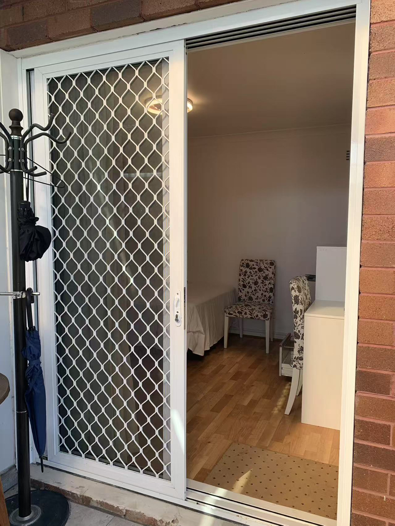 今日悉尼Kingsgrove 宽敞明亮距离火车站8分钟走路距离granny studio出租 Kingsgrove 宽敞明亮距离火车站8分钟走路距离granny studio出租