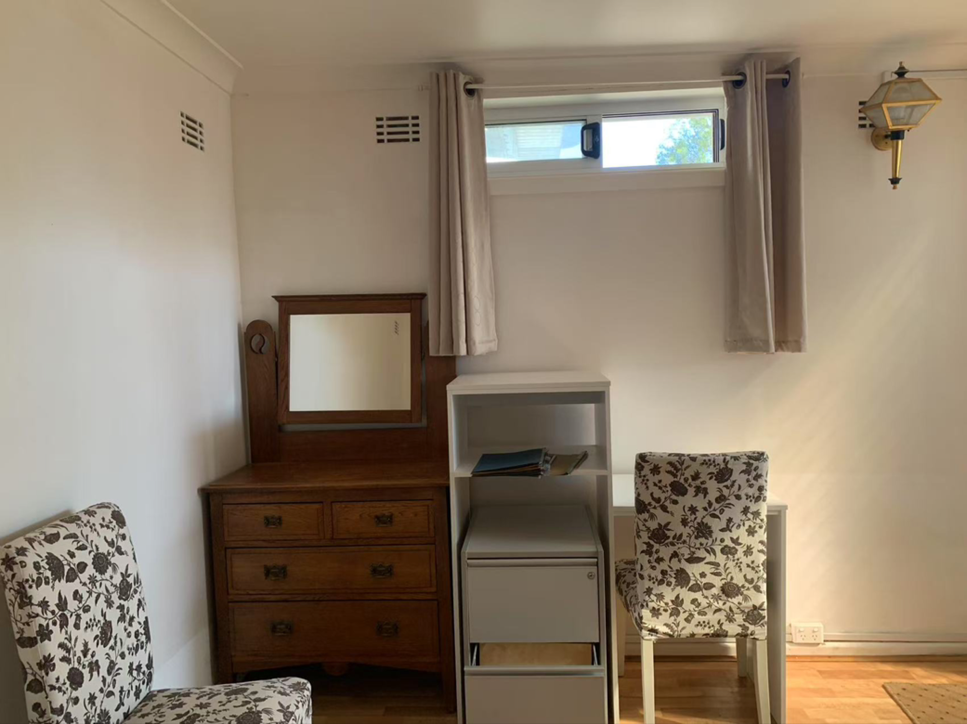 今日悉尼Kingsgrove 宽敞明亮距离火车站8分钟走路距离granny studio出租 Kingsgrove 宽敞明亮距离火车站8分钟走路距离granny studio出租