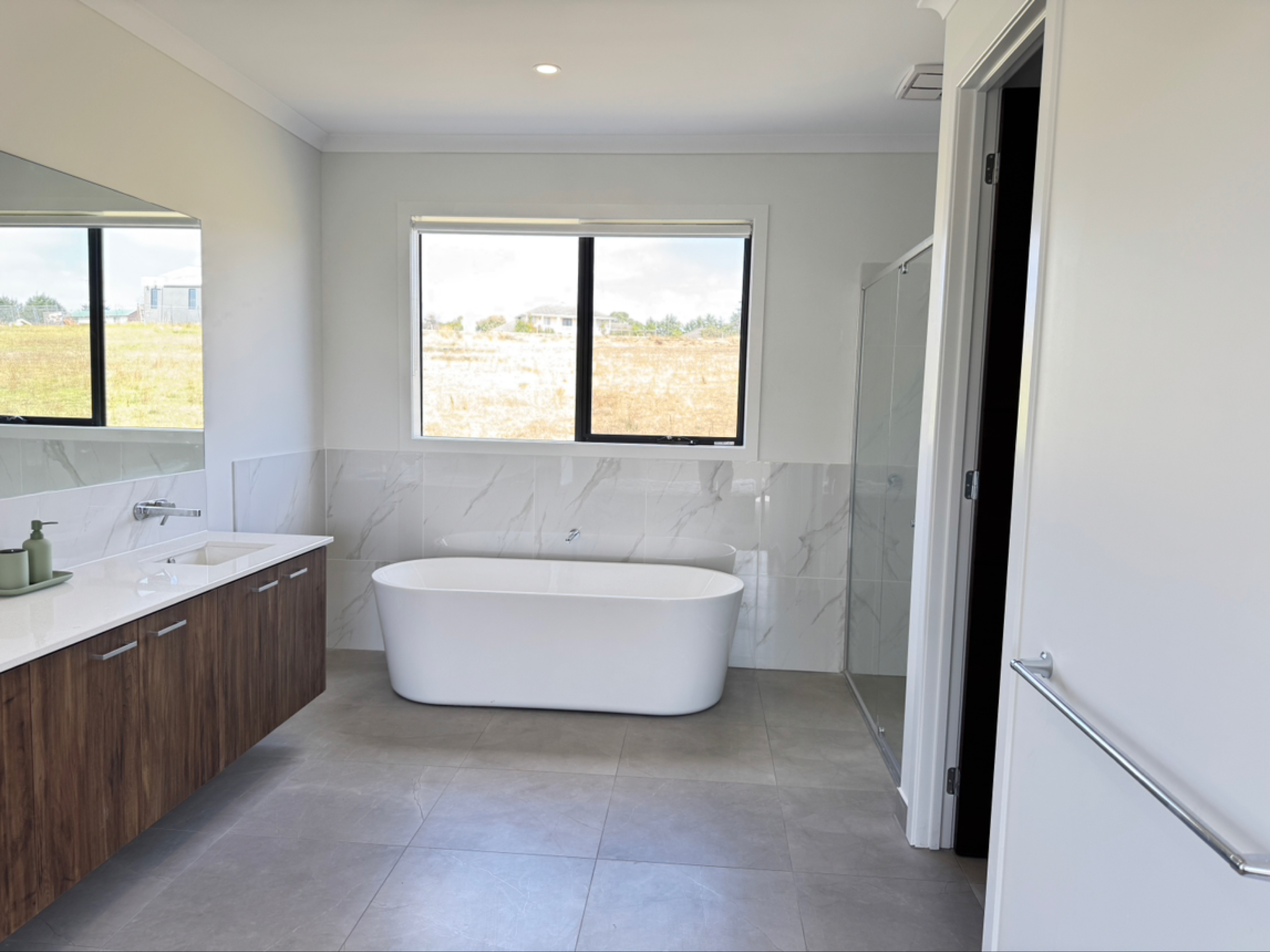 今日墨尔本Narre Warren North 8 个卧室 16 人的大别墅 Narre Warren North 8 个卧室 16 人的大别墅