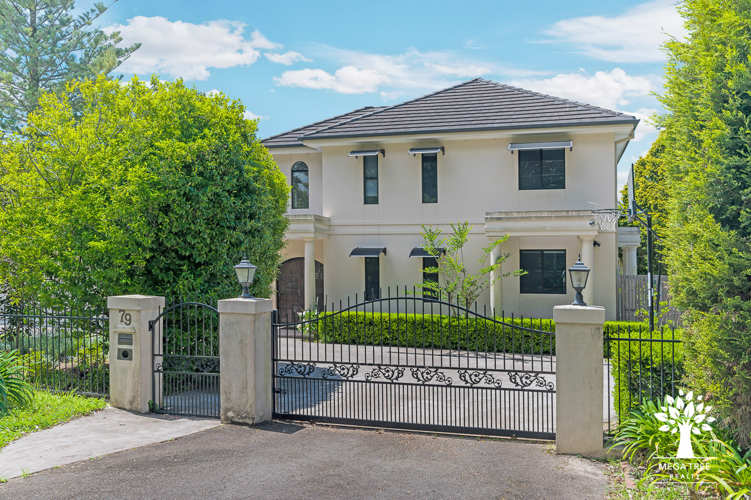 今日悉尼Wahroonga 绝佳位置整租大气豪华house 四房三卫双入口的半环形车道 Wahroonga 绝佳位置整租大气豪华house 四房三卫双入口的半环形车道