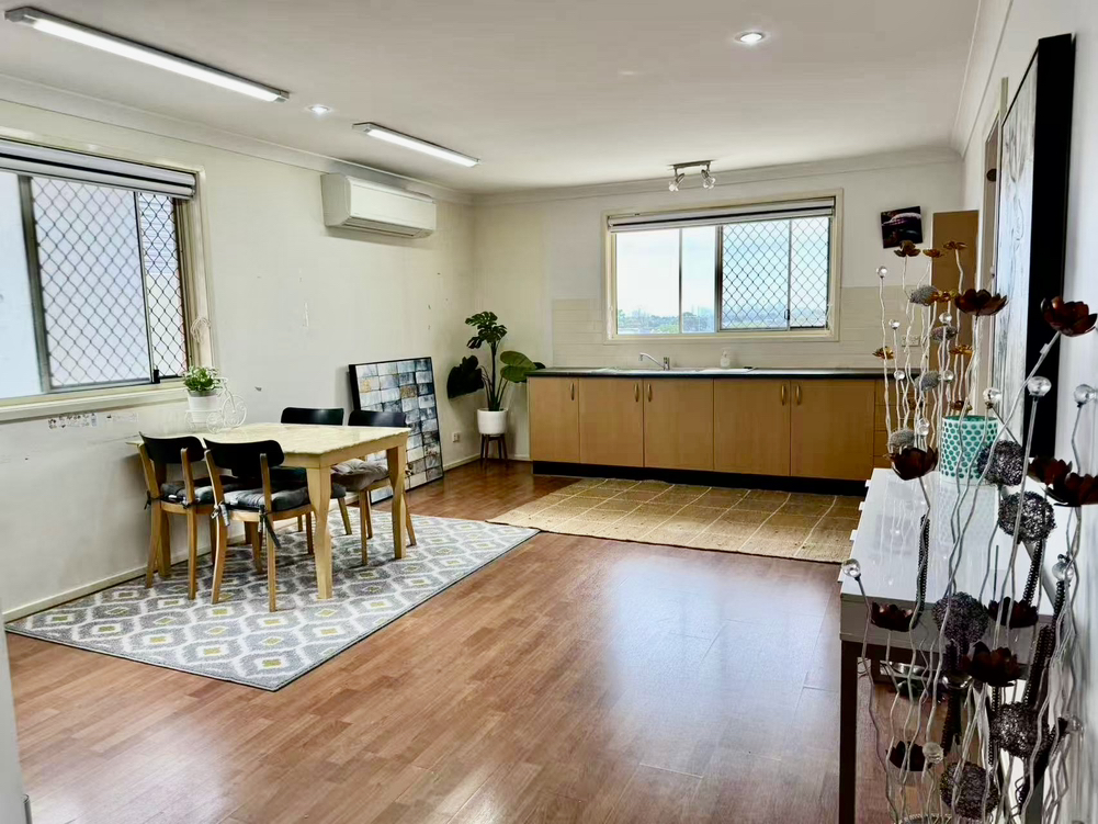 今日悉尼Hurstville 静街两层House 超大单间出租仅250周 Hurstville 静街两层House 超大单间出租仅250周