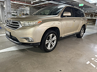 回国售2014年购买的Toyota Kluger 7座四驱一手车主