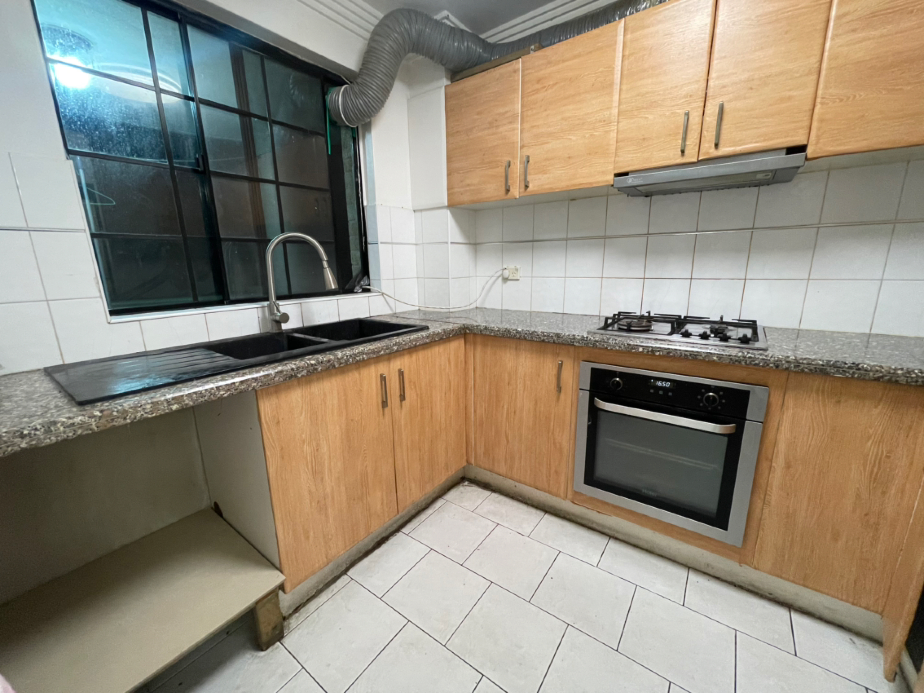 今日墨尔本Parramatta 优质两房出租带家具拎包入住带车库 这套位于的两房Unit Parramatta 优质两房出租带家具拎包入住带车库 这套位于的两房Unit