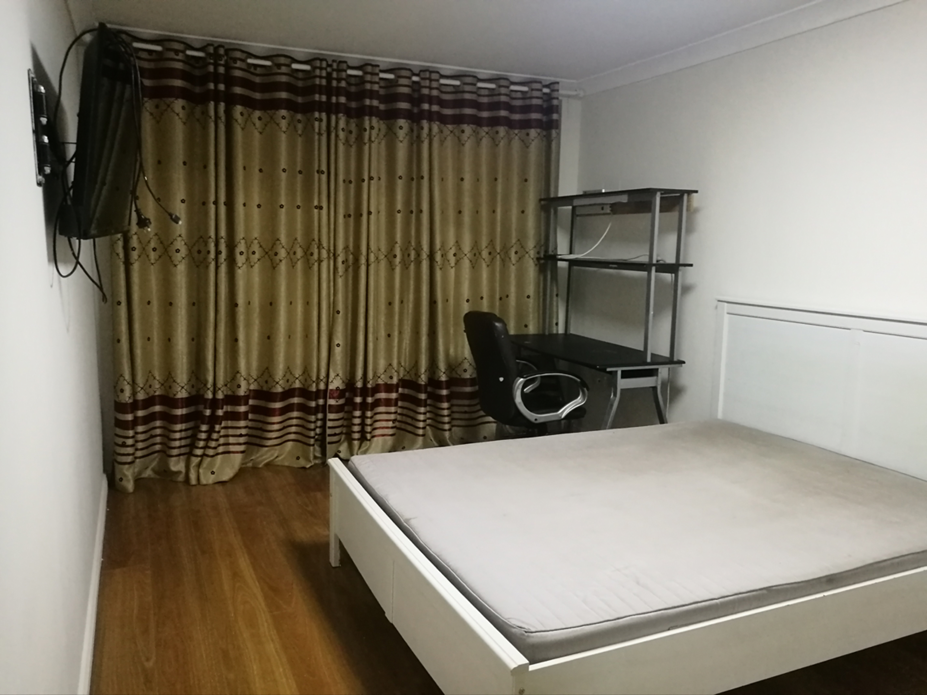 今日墨尔本Parramatta 优质两房出租带家具拎包入住带车库 这套位于的两房Unit Parramatta 优质两房出租带家具拎包入住带车库 这套位于的两房Unit