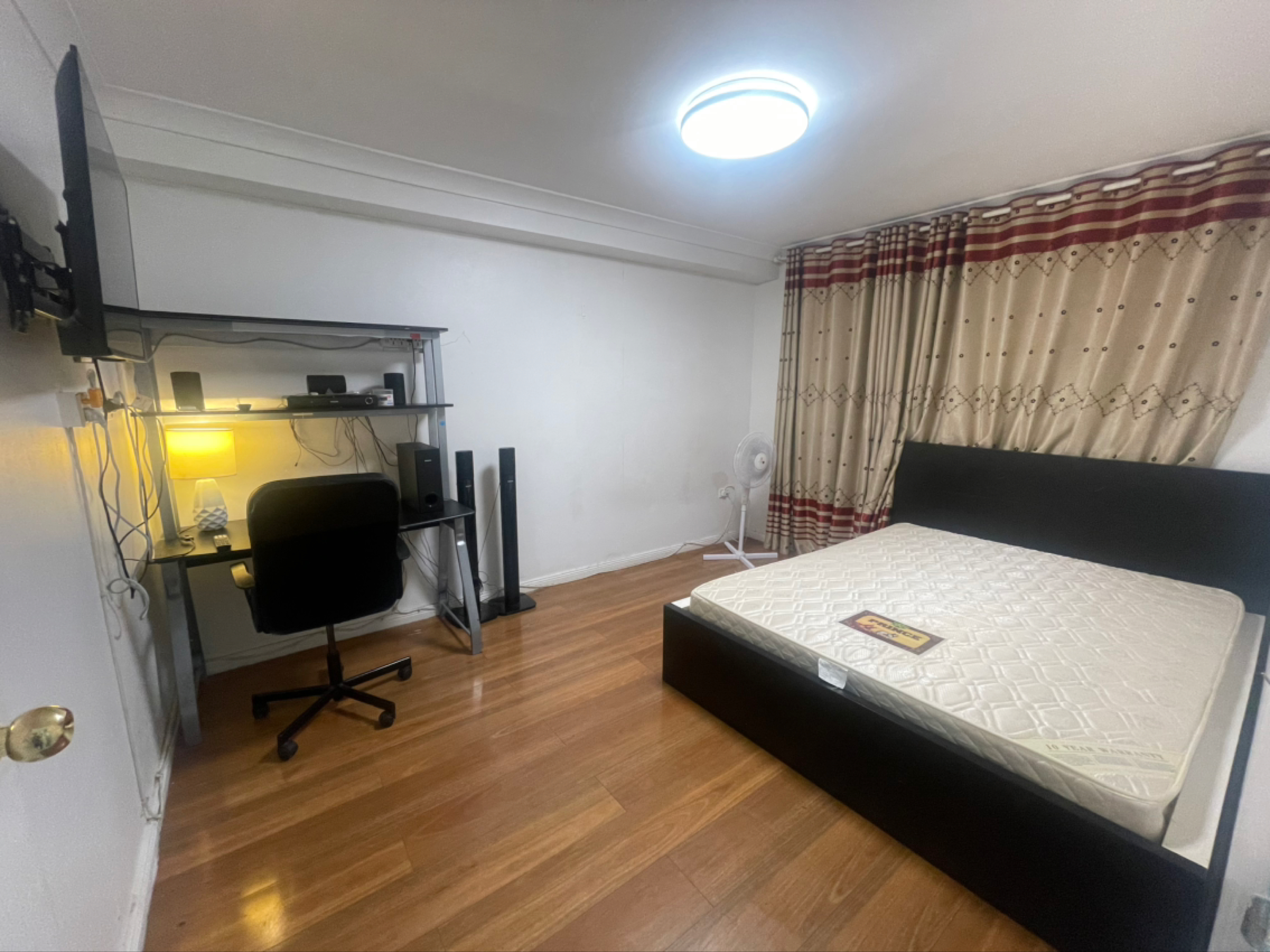 今日墨尔本Parramatta 优质两房出租带家具拎包入住带车库 这套位于的两房Unit Parramatta 优质两房出租带家具拎包入住带车库 这套位于的两房Unit