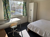Burwood  房间已空 随时入住 非常适合WHV 学生 工作人士 旅游度假 有车位