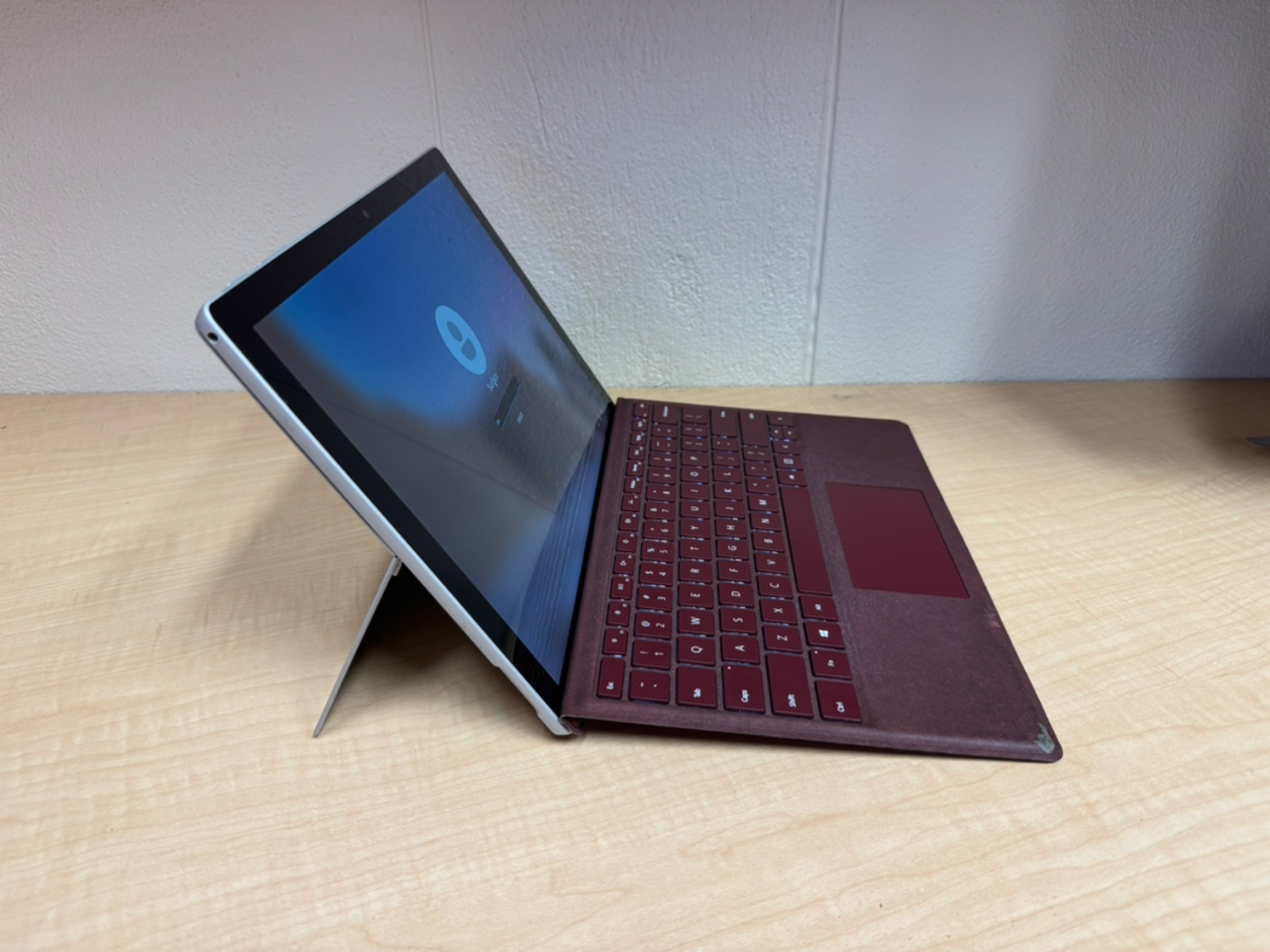今日珀斯珀斯出微软Surface可触屏手写 珀斯出微软Surface可触屏手写