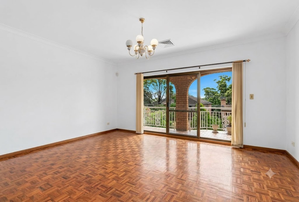 今日悉尼Hurstville 黄金地段宽敞三房House出 租步行4分钟至火车站 Hurstville 黄金地段宽敞三房House出 租步行4分钟至火车站