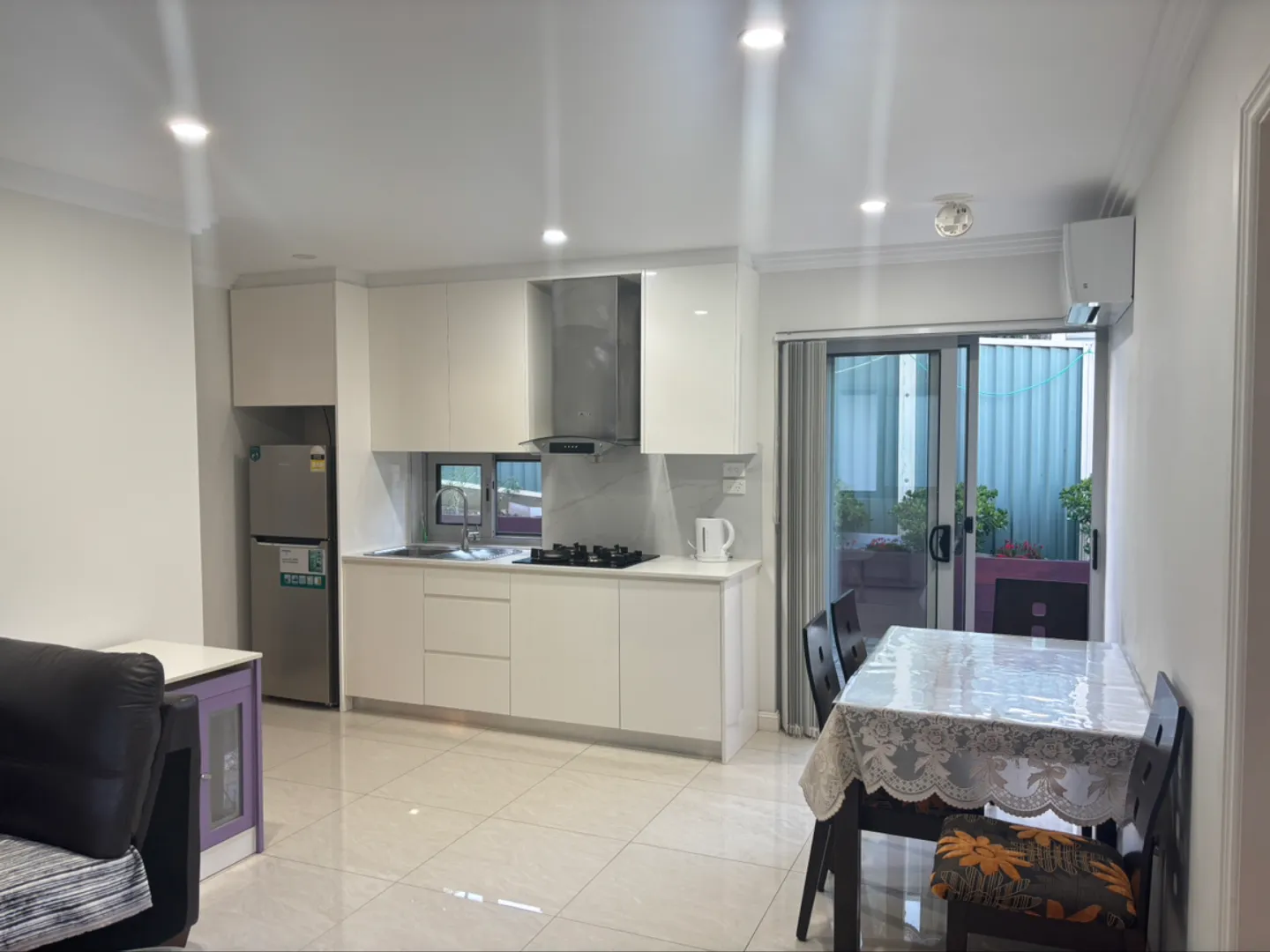 Hurstville 近新Granny Unit 出租（第 1 张）