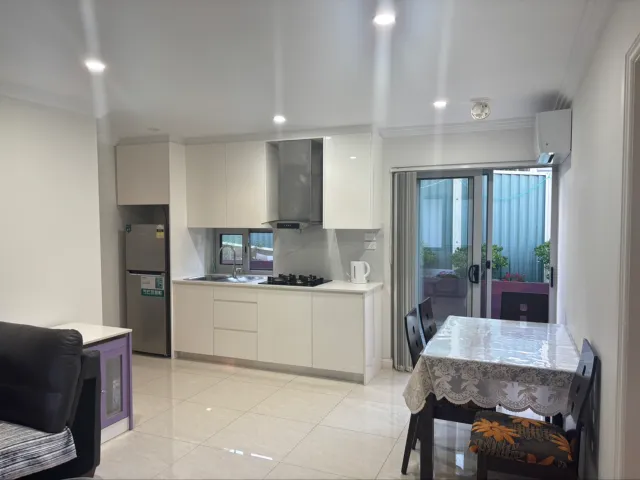 Hurstville 近新Granny Unit 出租