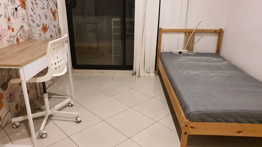 Ultimo Female Wanted Living Room in Sydney