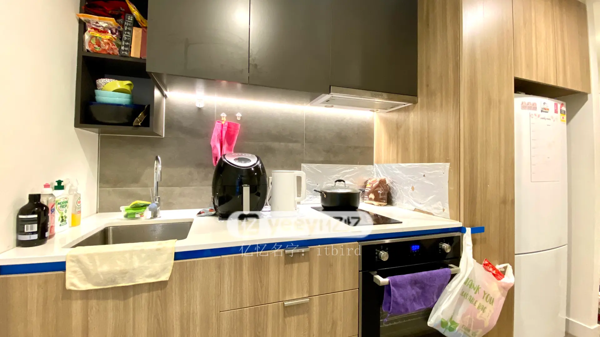 Carlton 墨尔本city脸楼二期明房单间出租 家具全拎包入住（第 3 张）