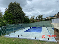  专业泳池玻璃围栏安装翻新更换