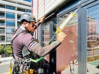  高空作業 窗戶清潔 外牆清潔 大樓維修