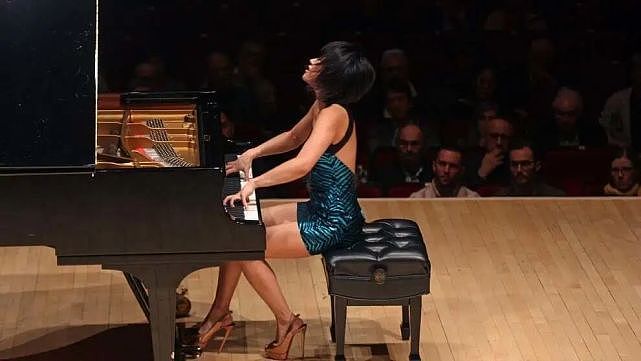 穿短裙演奏被嘲不雅，中国钢琴女魔王霸气回怼（视频/组图） - 20
