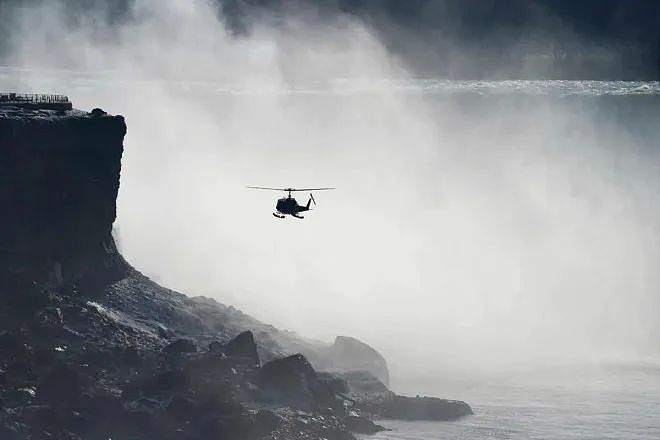 恐怖！妈妈和5岁儿子一同坠入尼亚加拉大瀑布28米深峡谷，警方：不是意外（组图） - 1