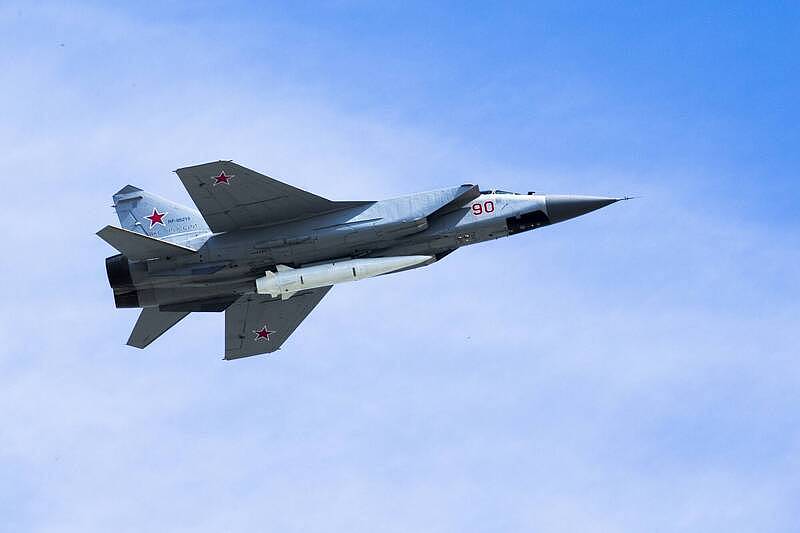 时机敏感！白俄罗斯空军基地传爆炸俄空军运输机疑受损（组图） - 1