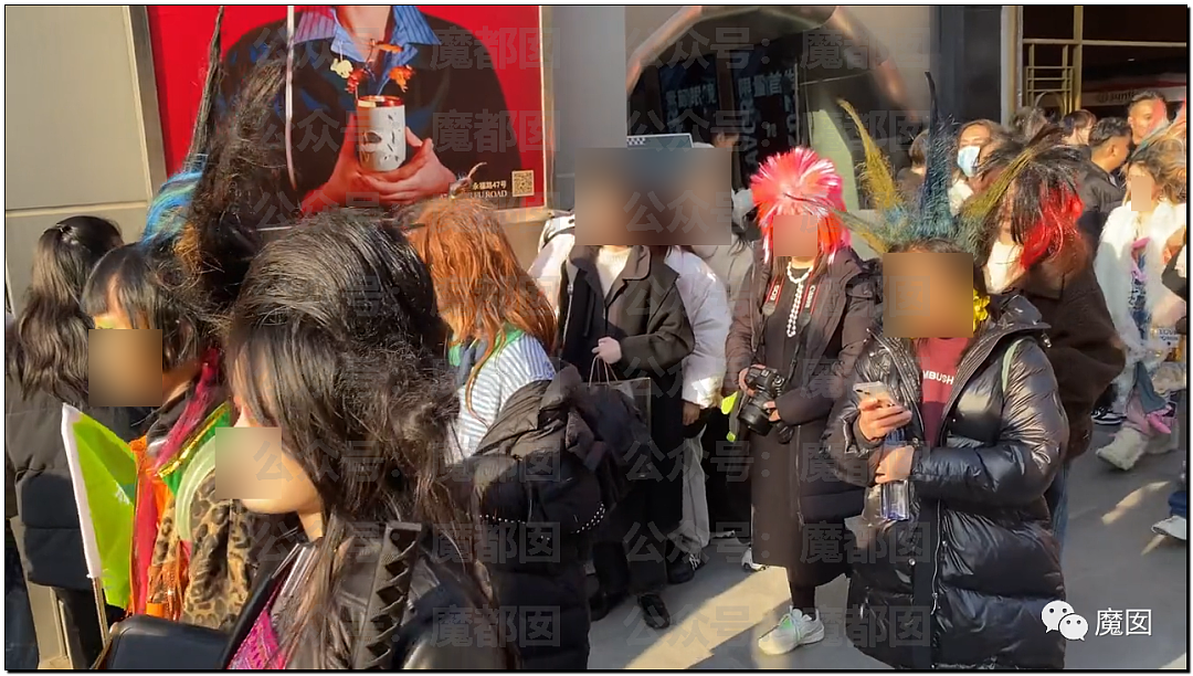 惊讶！上海安福路街头忽然聚集大批五彩缤纷发色的俊男美女（组图） - 28