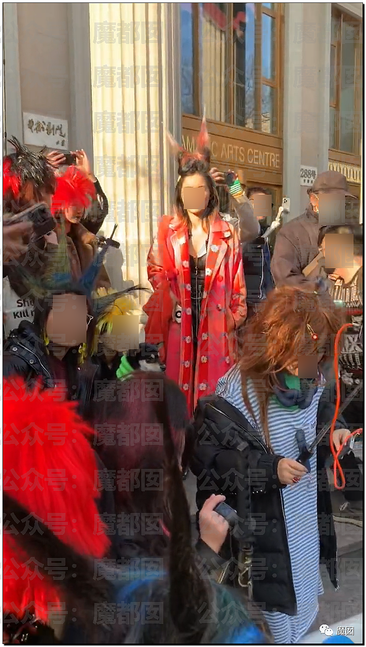 惊讶！上海安福路街头忽然聚集大批五彩缤纷发色的俊男美女（组图） - 6