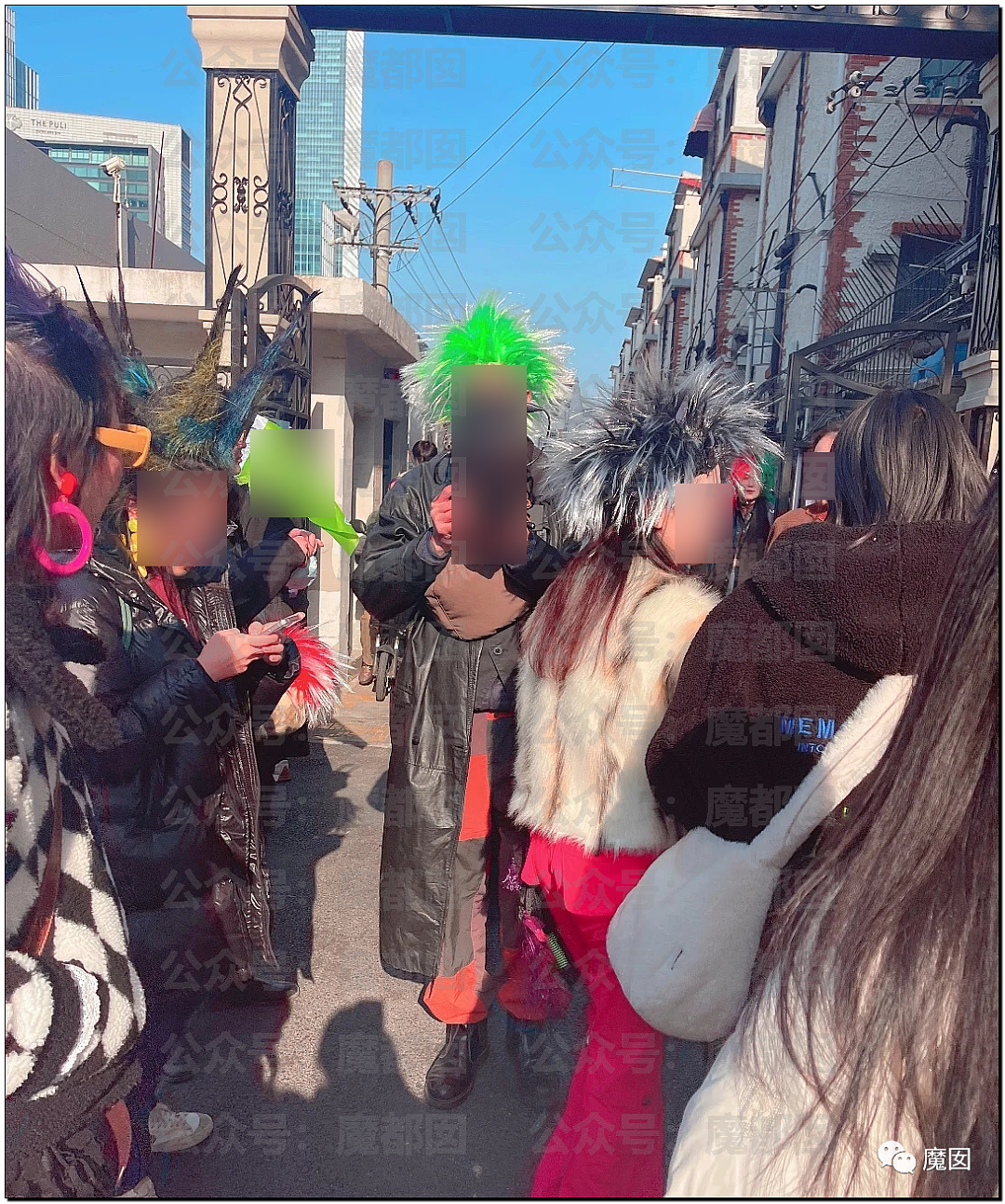 惊讶！上海安福路街头忽然聚集大批五彩缤纷发色的俊男美女（组图） - 16