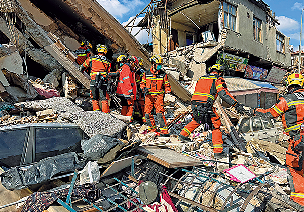 今年二月初土耳其发生地震后，特区救援队飞往当地支援搜救工作，先后救出四名幸存者。