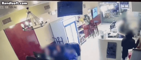 监控曝光！两家华人网吧遭歹徒持凶抢劫，华裔店员后背被划2刀（视频/组图） - 3