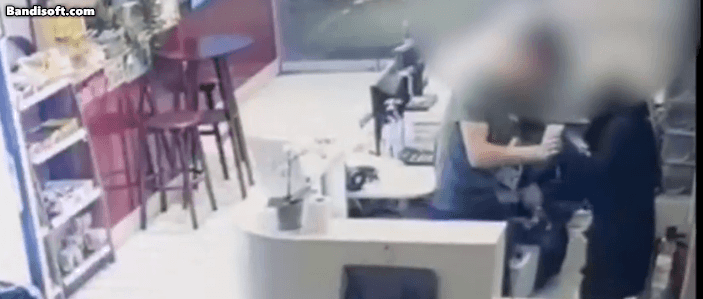 监控曝光！两家华人网吧遭歹徒持凶抢劫，华裔店员后背被划2刀（视频/组图） - 4