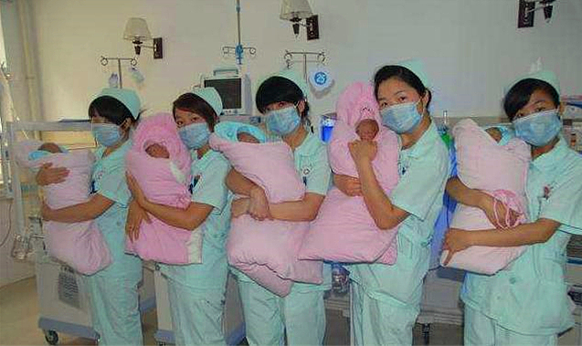 中国首例5胞胎长大了，父亲劳累过世，现状曝光经历让人唏嘘…（组图） - 4