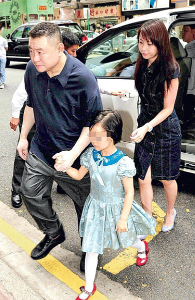 刘銮雄与前任女儿逛街，时隔8年关系破冰，曾透露财产有她一份（组图） - 10