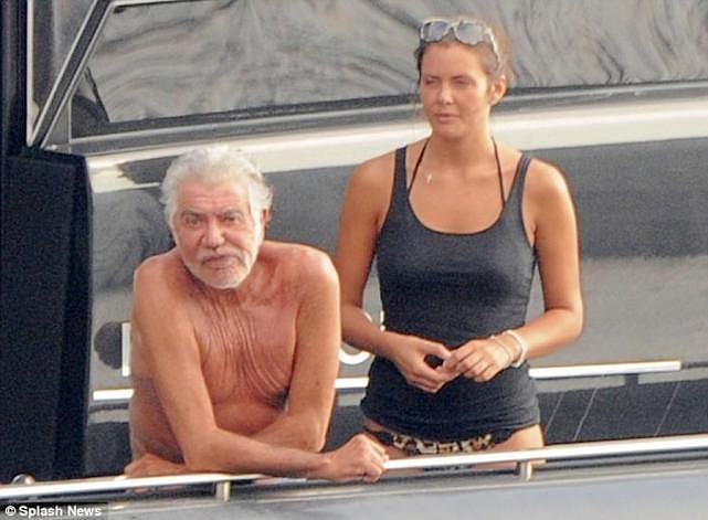 82岁意大利亿万富翁老来得子，37岁模特妻子获赠价值1500万岛屿（组图） - 3