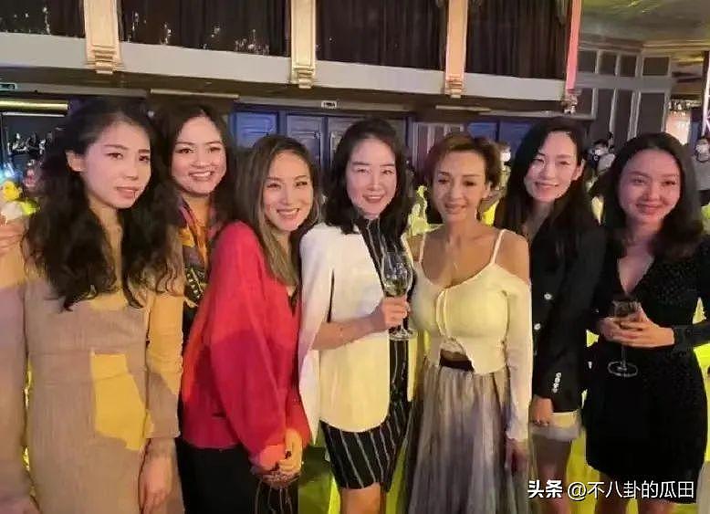 香港三级片女神现状：上围惊人小蛮腰！至今未婚（组图） - 2