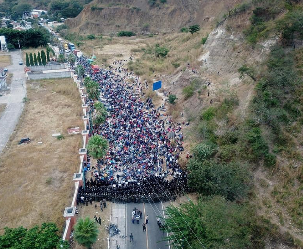 移民大赦？！美国数以万计的墨西哥非法者硬闯边境......中国偷渡客也激增（组图） - 11