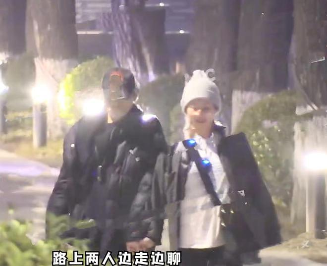 73岁导演徐克牵手小30岁女友散步，女方腹部微隆，被猜好事将近（组图） - 8