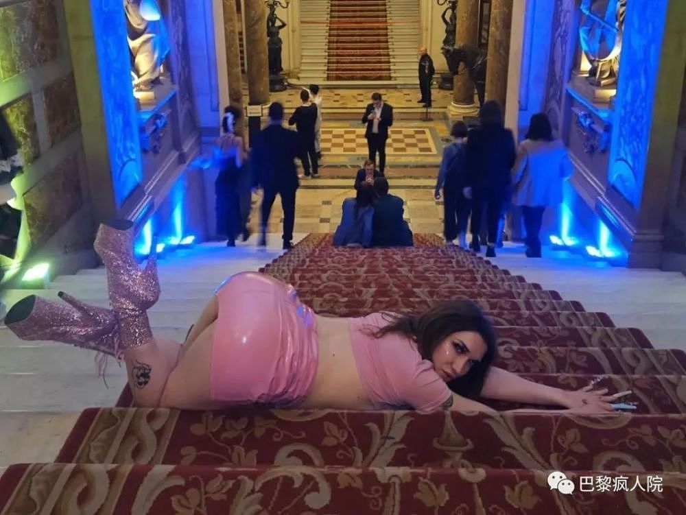 巴黎市政厅竟然成了“妓院”？性工作者称曾在市政府拍色情片（组图） - 2