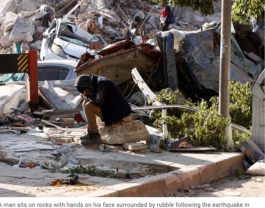 13人死亡！厄瓜多尔突发6.8级强震，民众当街死亡，多人被困废墟之下（视频/组图） - 27