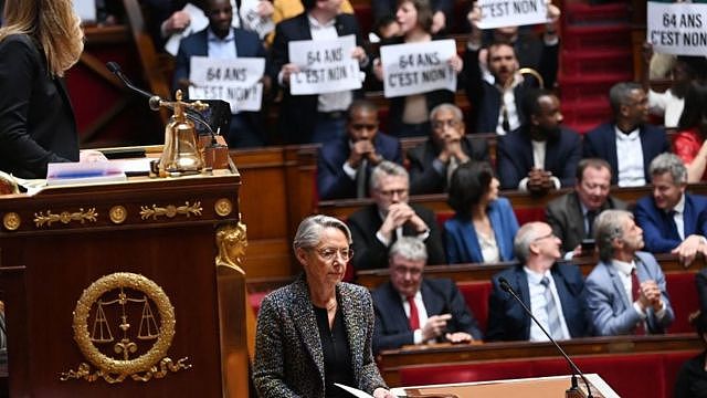 法国养老金抗议：一场马克龙政府注定难逃的危机？（组图） - 2