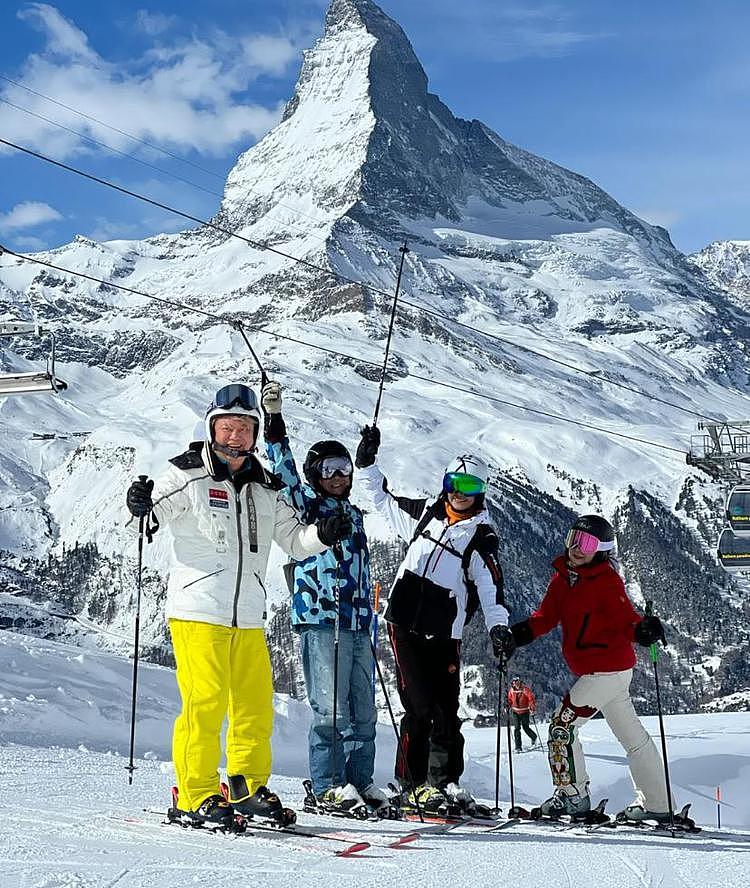 谭咏麟陈百祥现身瑞士，72岁高龄挑战高山滑雪，近状曝光精神抖擞（组图） - 3