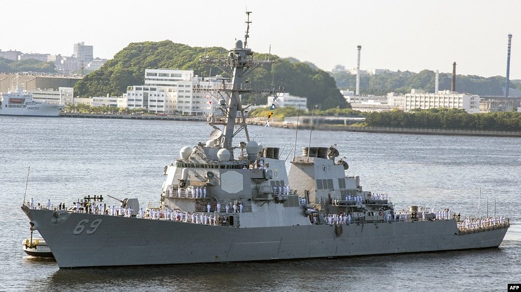 中国军方称美国军舰被中国逐出南海，美国否认（组图） - 1