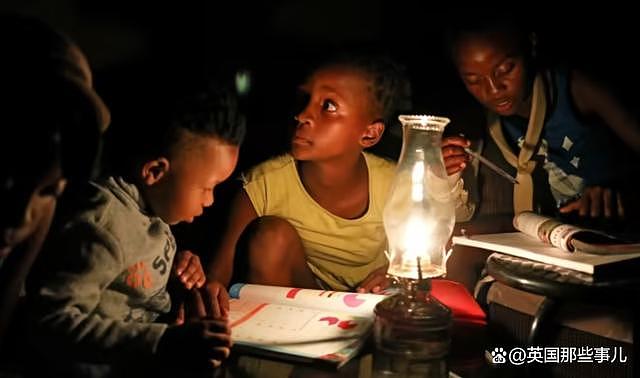 南非停电已成“国家灾难”，堪比疫情！每天停电12小时，火葬场尸体都烂了（组图） - 5