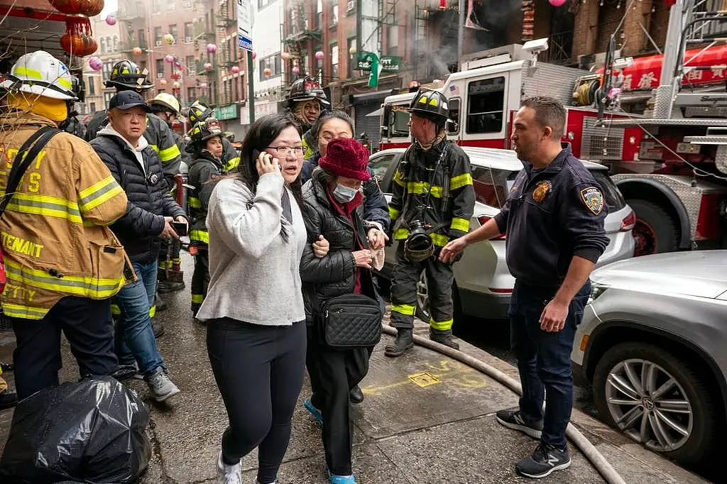 “就像地狱”，唐人街勿街大火冲天，10人烧伤，店铺烧成空洞，21户流离失所（组图） - 14