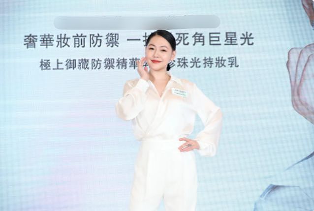 大S胜诉后心情好，与具俊晔在子女面前秀恩爱，男方与孩子相处好（组图） - 4