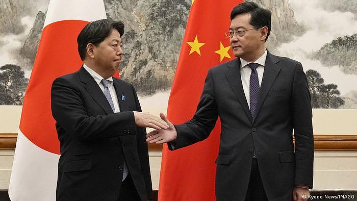 China Peking | Japanischer Außenminister Yoshimasa Hayashi trifft Qin Gang