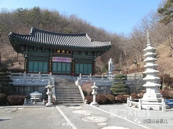 韩国72岁男在寺庙中杀人！向65岁女子求爱遭拒，用钝器猛击泄愤?（组图） - 5