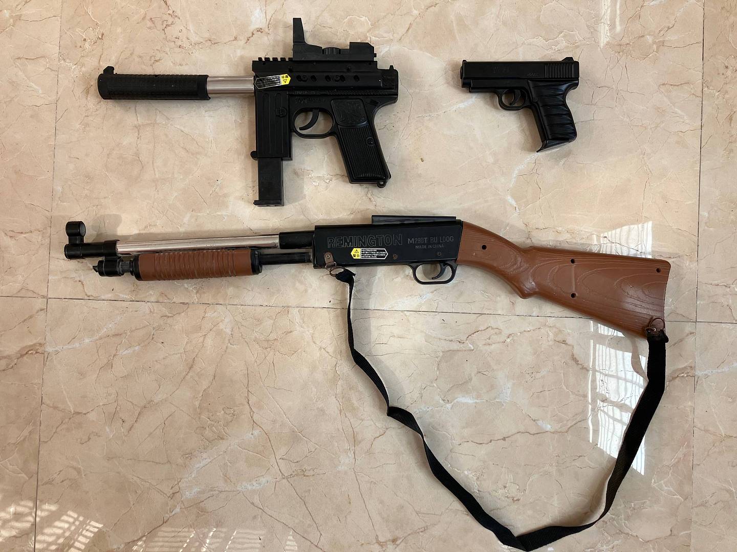 玩具厂造数千支塑料枪被认定枪支，负责人刑满后仍申诉 （组图） - 3