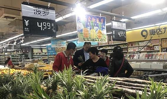 2吨菠萝运到澳大利亚，每颗售价高达400台币，台湾网友：只有土豪才会买（组图） - 5