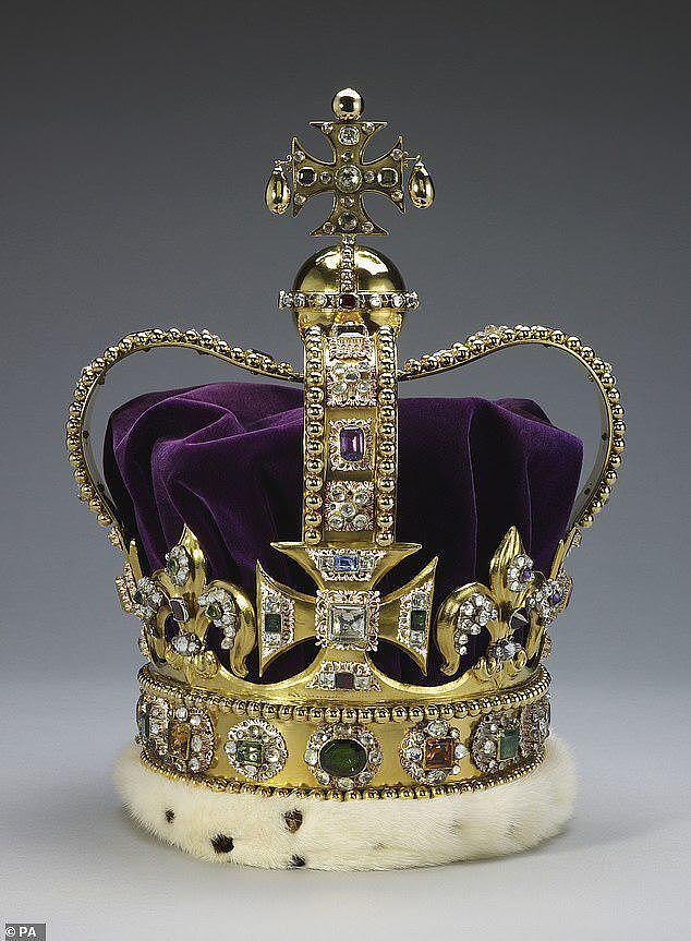 英王加冕礼宝物确定！查尔斯换两顶王冠，卡米拉用象牙权杖惹争议（组图） - 2