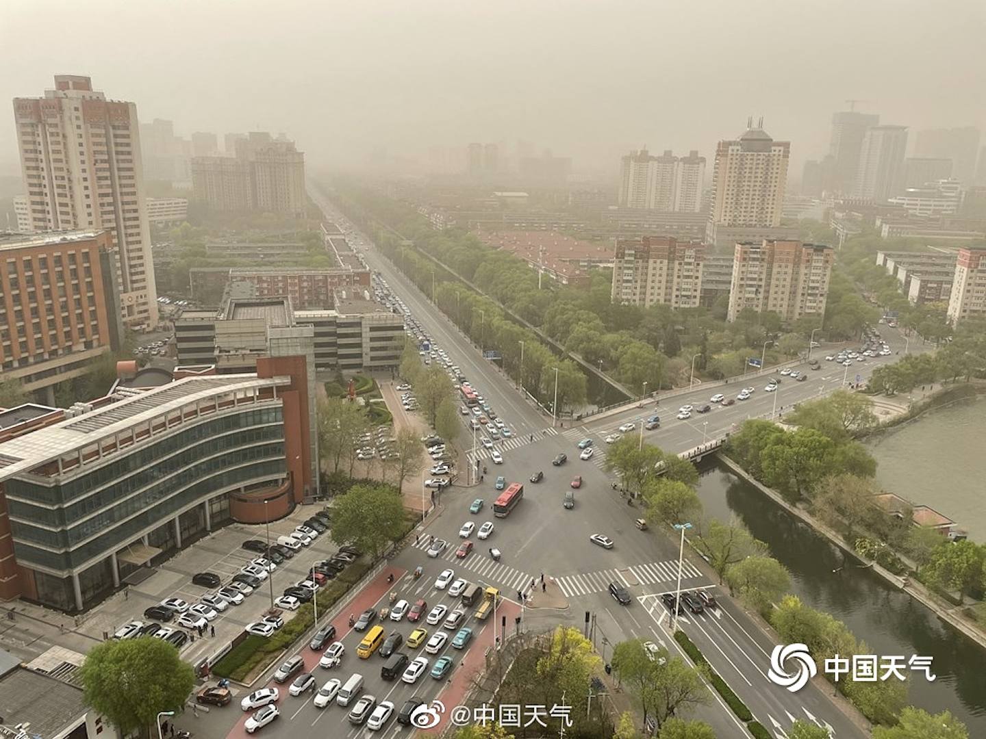 4亿人“吃土”！沙尘暴席卷北京上海等15省市，哈尔滨市民秒变兵马俑，日韩受影响（视频/组图） - 3