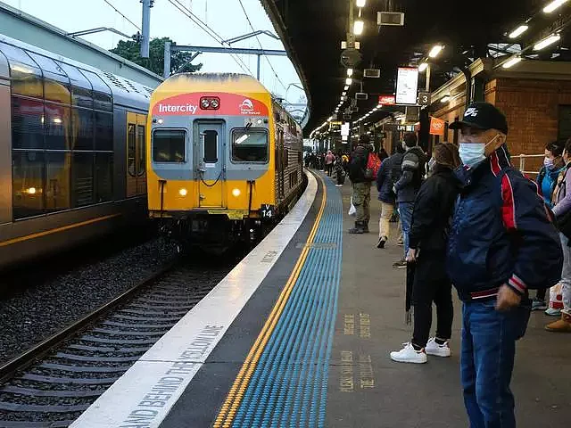 悉尼主要铁路或停运15个月，途经华人区，大批华人崩溃（组图） - 4