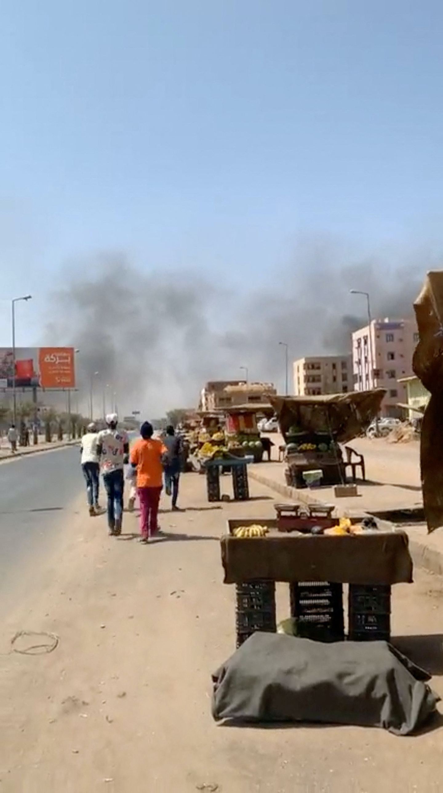 苏丹局势急剧恶化，叛军称军方发动政变，中国使馆发警告（视频/组图） - 2