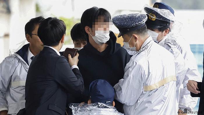 日本首相岸田文雄演讲遇爆炸袭击，嫌疑人已被抓获（图） - 3